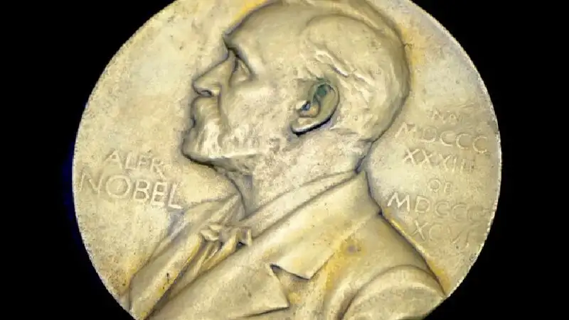 Нобелевские премии сразу за три года вручат в Стокгольме