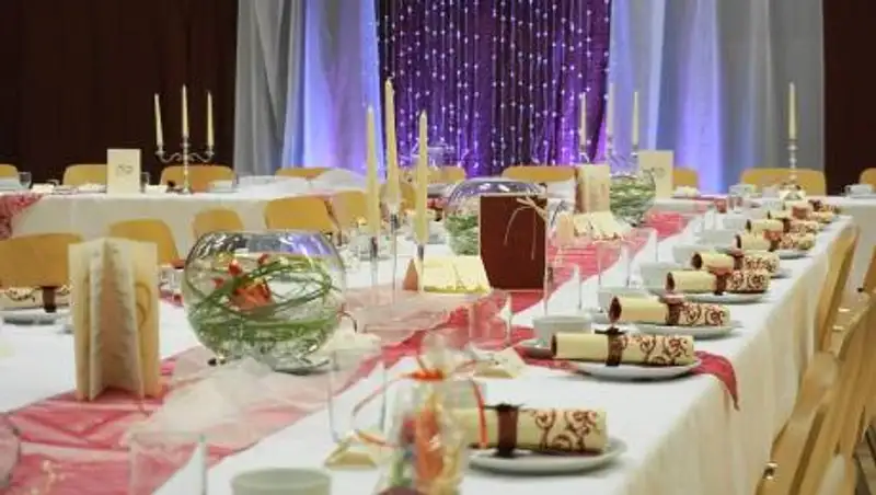 Той на 200 человек проводили в Нур-Султане, несмотря на карантин