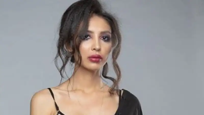 Избитая модель решила помогать жертвам насилия