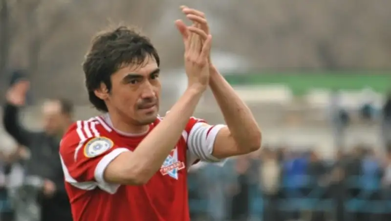 Когда Самат Смаков повесит бутсы на гвоздь?