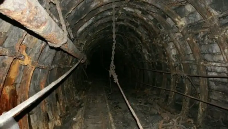 В Западном Казахстане погиб мужчина, провалившись в шахту