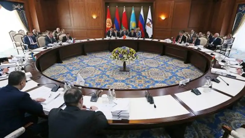 Медведев пригрозил повышением цен на газ за выход из ЕАЭС