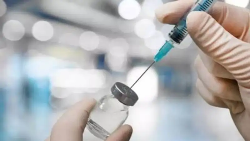 Американский конгрессмен заразился коронавирусом после прививки Pfizer