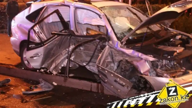 Более 5 человек пострадали в результате серьезного ДТП на Старой площади в Алматы