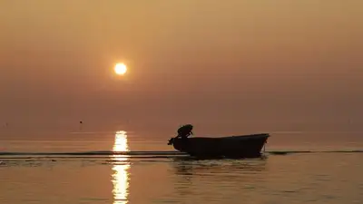 лодка, море, закат, фото - Новости Zakon.kz от 30.08.2023 09:20