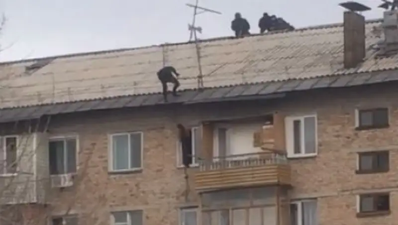 В Алматинской области боец СОБР предотвратил взрыв в многоэтажном доме