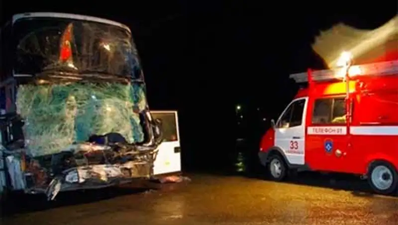 В Челябинске казахстанский пассажирский автобус попал в ДТП
