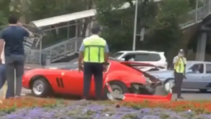 Водитель Ferrari устроил массовое ДТП в Алматы