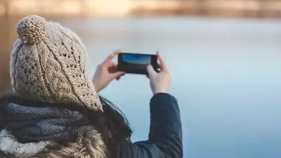 телефон зима холод, фото - Новости Zakon.kz от 20.11.2021 08:54