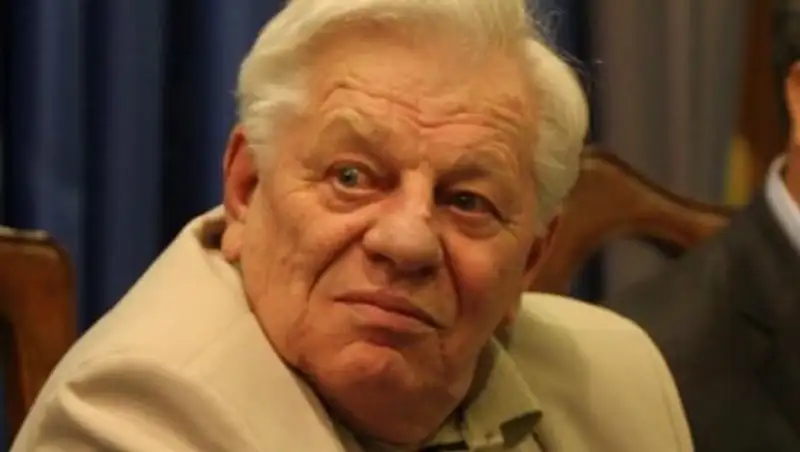 Умер тренер олимпийского чемпиона по борьбе Ушкемпирова