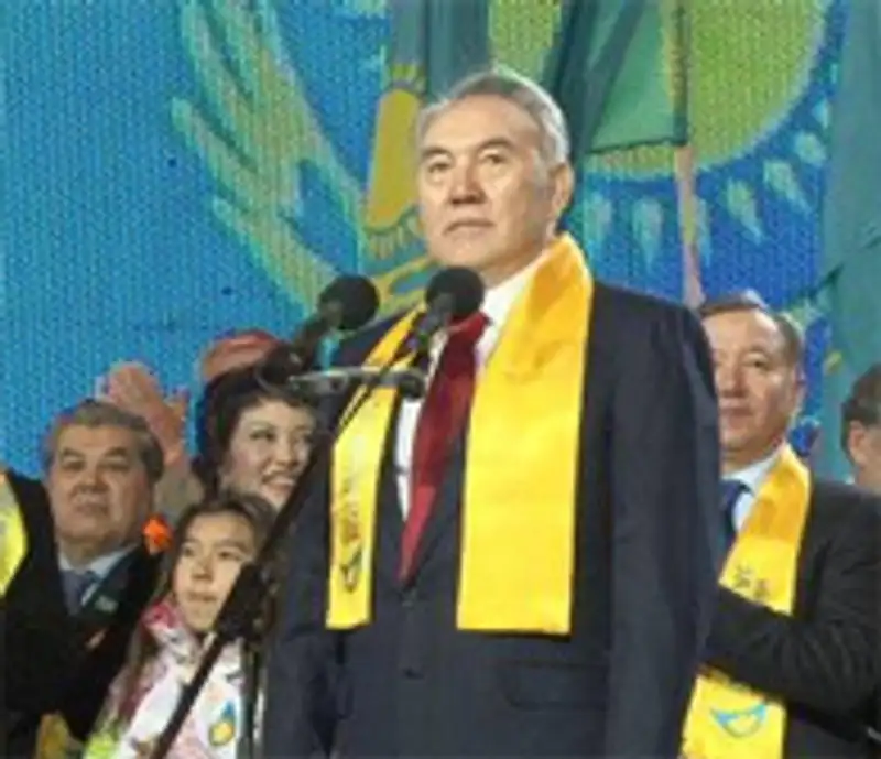 За Назарбаева проголосовали 95,55% избирателей, фото - Новости Zakon.kz от 05.04.2011 21:28