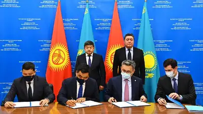 документ сотрудничество автобусы, фото - Новости Zakon.kz от 08.12.2021 16:55