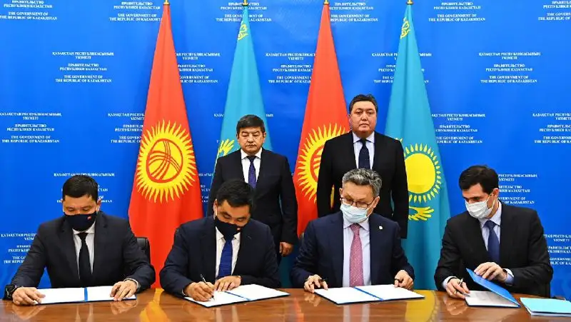 Казахстан экспортирует тысячу автобусов в Кыргызстан