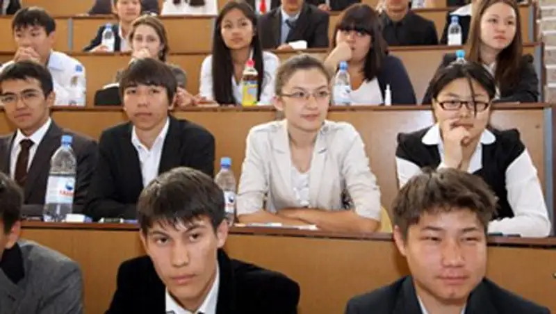 Казахстанские студенты рассказали, сколько стоит «сдать сессию» в вузе – Жас Отан