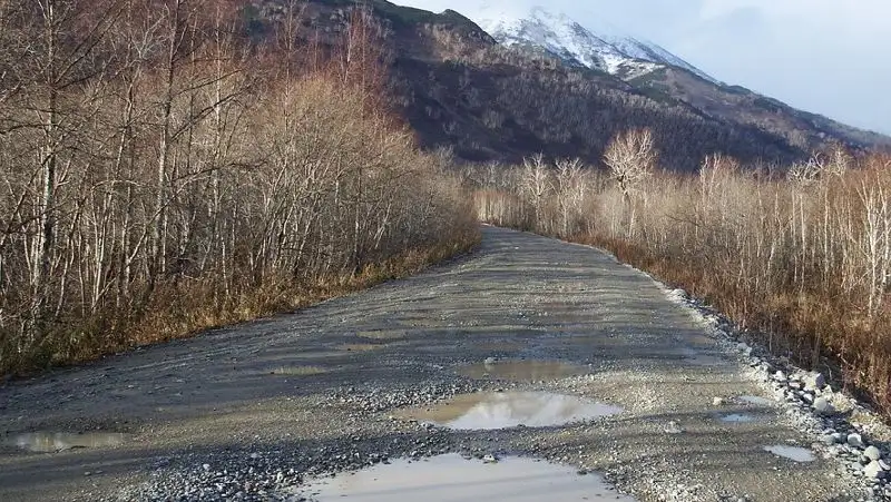 Большегрузам временно ограничат движение в Казахстане