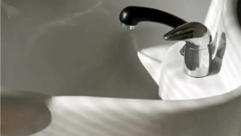 В Алматы жители 40 домов микрорайона Ожет остались без холодной воды