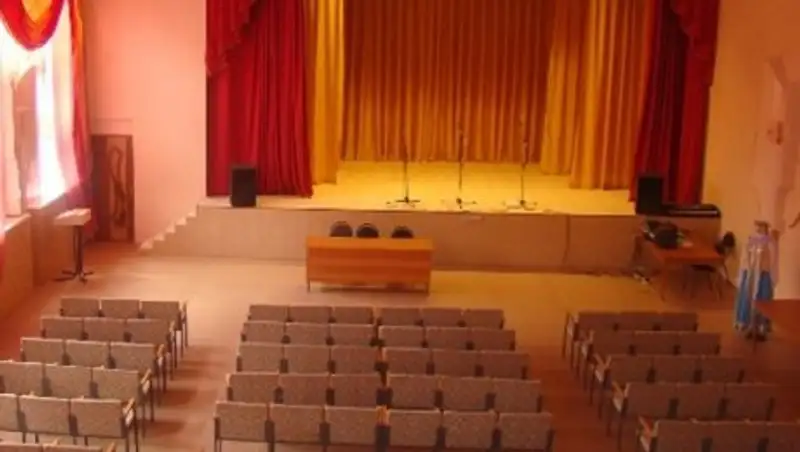 В Шахтинске мать выпускницы умерла, читая стихи