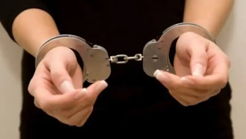 В Астане члена Счетного комитета признали виновной в мошенничестве 