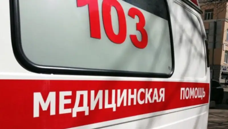 Павлодарец выпал с третьего этажа и выжил