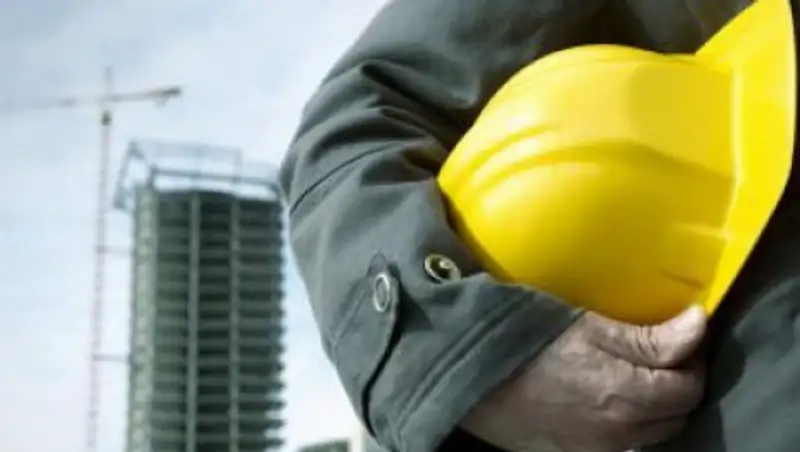 За полгода в Астане произошло 17 смертельных случаев на производстве