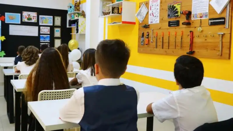 Обнаженка в школьной программе "Күнделік" возмутила депутата