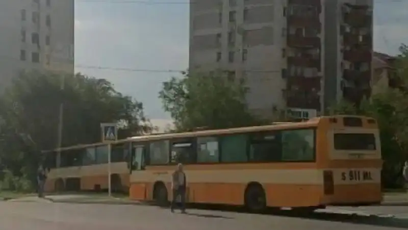 Увеличилось число пострадавших при столкновении двух автобусов в Экибастузе