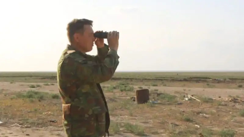 Пропавшего неделю назад пастуха в Атырауской области ищут с вертолетом