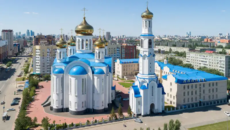 Благодатный огонь доставили из Иерусалима в Казахстан