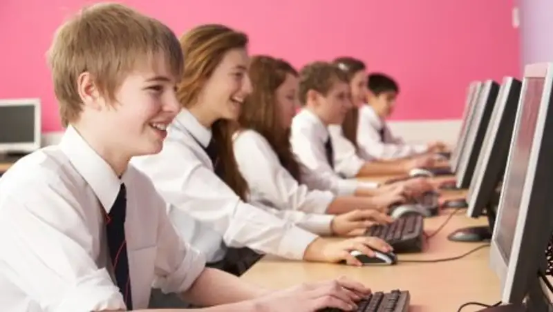 Ашимбаев: в 1 тыс IT-классов ежегодно планируется обучать по 150 тысяч детей