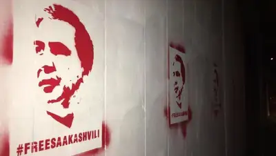 Граффити на улицах Грузии, фото - Новости Zakon.kz от 11.08.2022 08:53