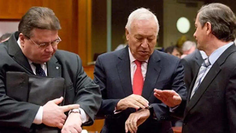 ЕС введет санкции еще против 19 россиян и украинцев