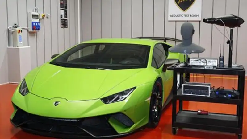 Lamborghini открыл новую комнату прослушивания ДВС