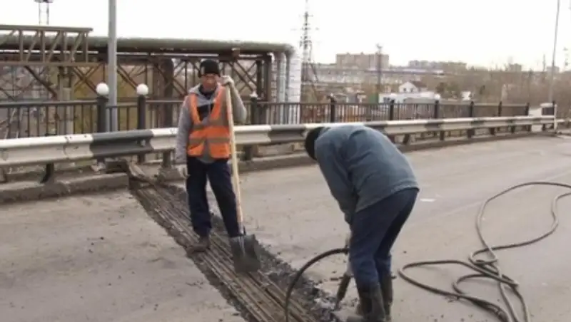 В Павлодаре снова закрыли Кутузовский мост
