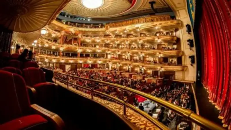 Кармен Джаннаттазио: Живу, как «монах» - из театра в отель