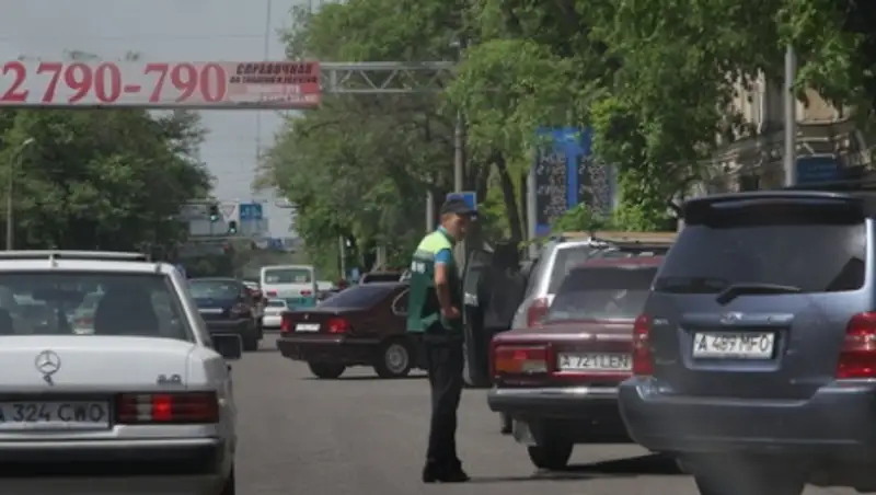 Алматинские парковщики скрывали свои многомиллионные доходы
