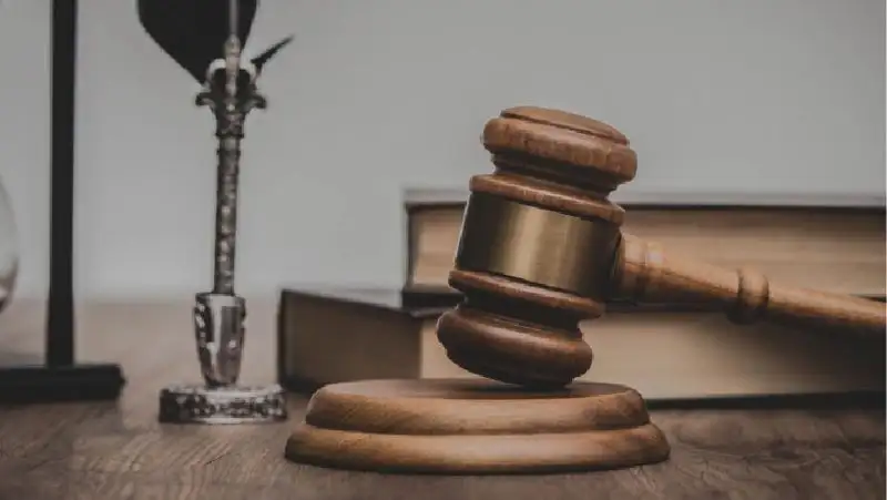 В Нур-Султане директора департамента КТЖ осудили на год