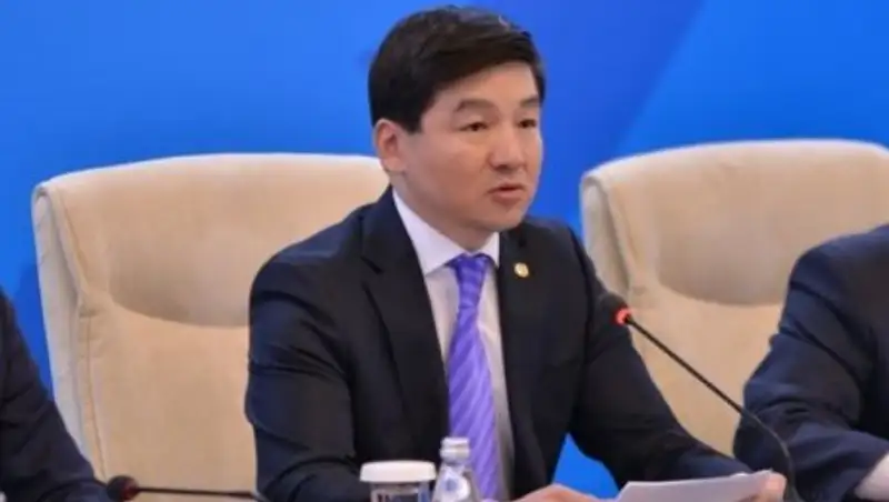 В поликлиниках Алматы бумажную волокиту ликвидируют до конца года