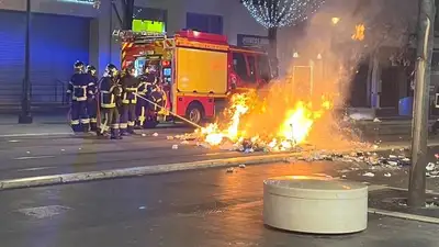 Французские футбольные болельщики снова учинили массовые беспорядки на улицах, фото - Новости Zakon.kz от 19.12.2022 05:18