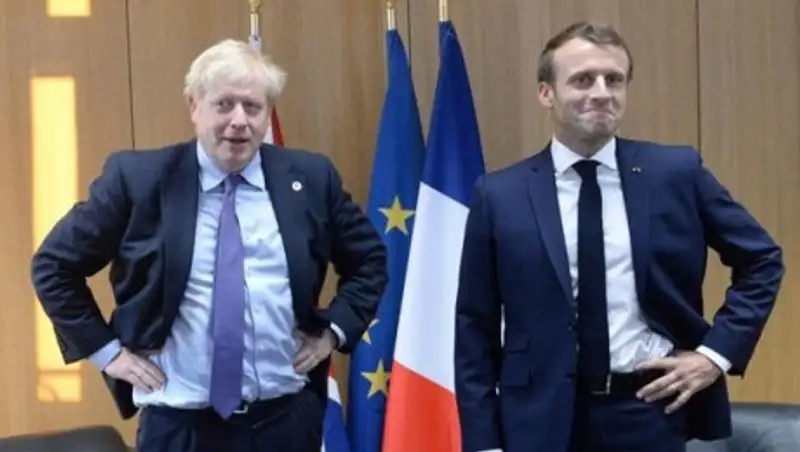 Джонсон и Макрон требуют объяснений по Навальному