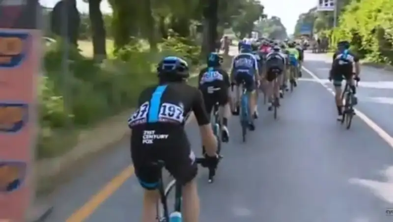 Видео финиша десятого этапа велогонки «Джиро д’Италия» с участием гонщиков «Астаны» 