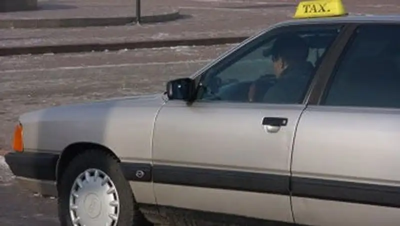 Грабитель порезал лицо таксисту в Акмолинской области