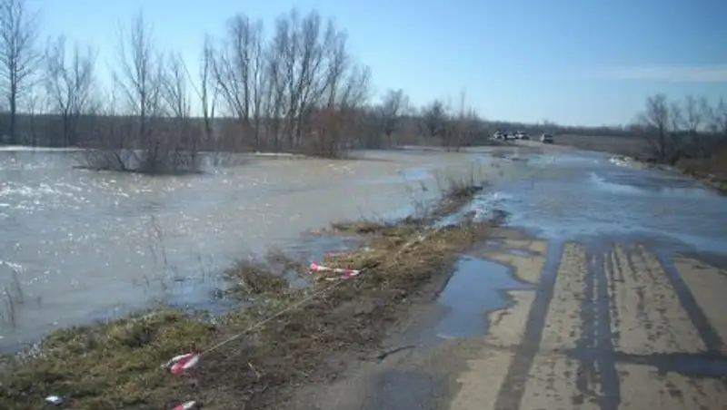 Из-за подтопления закрыта дорога в СКО