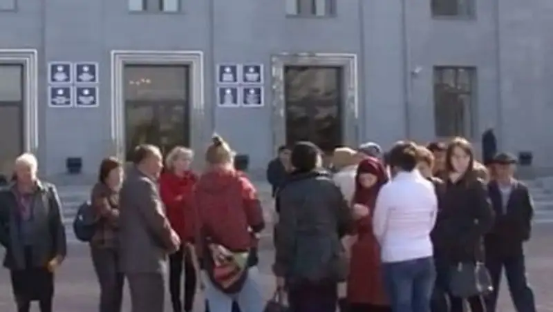 В Павлодаре родственники осужденных устроили бунт у колонии