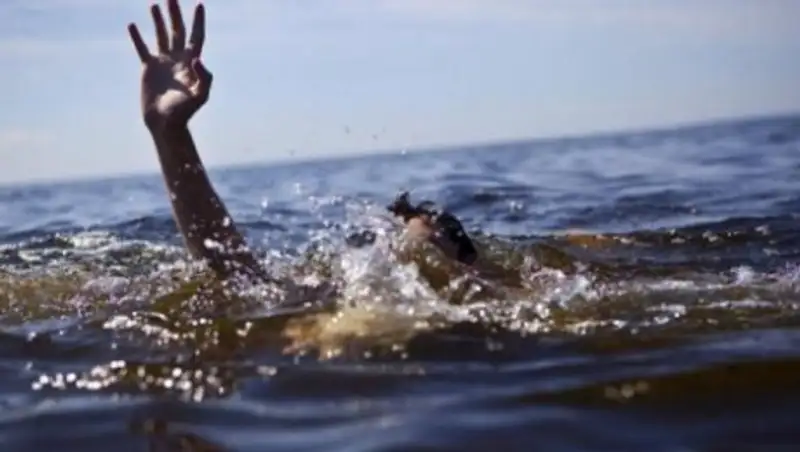 Павлодарда 28 жастағы ер адам көпірден секіріп, ажал құшты