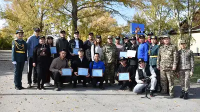 Представители СМИ изучили основы экстремальной журналистики на полигоне Минобороны, фото - Новости Zakon.kz от 29.09.2023 17:10