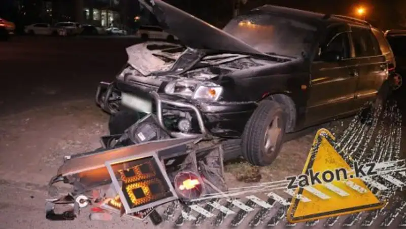 Водителя в тяжелом состоянии госпитализировали после ДТП в Алматы