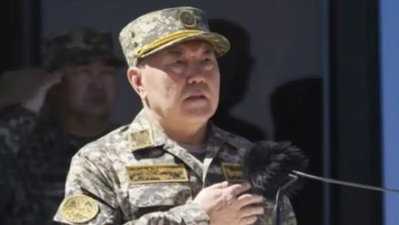 Назарбаев: Вооружённые Силы - это главный гарант мира и безопасности