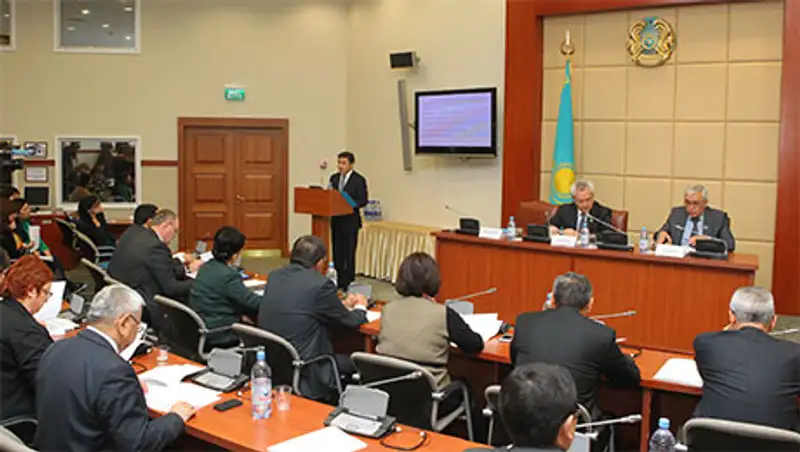 В Мажилисе обсудили проекты законов о лотерейной деятельности, фото - Новости Zakon.kz от 28.10.2013 18:28