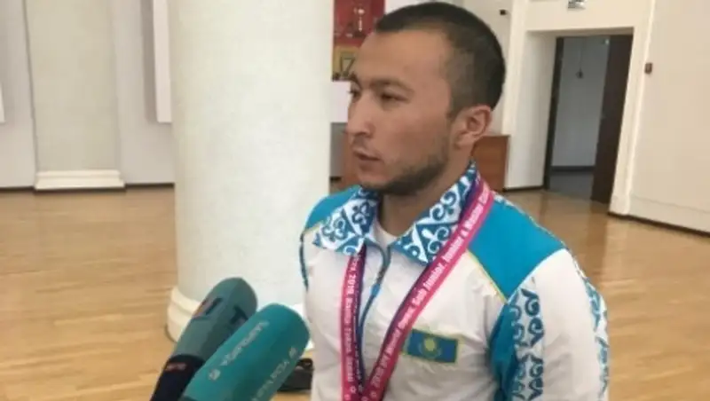 Карагандинский пауэрлифтер установил мировой рекорд