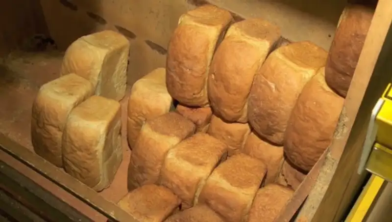 Атырауские пекари требуют поднять цены на хлеб